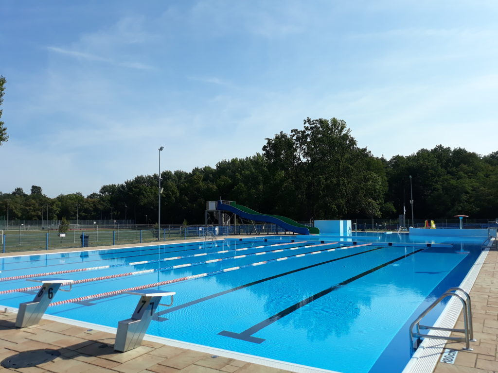 zdjęcie basenu pływackiego