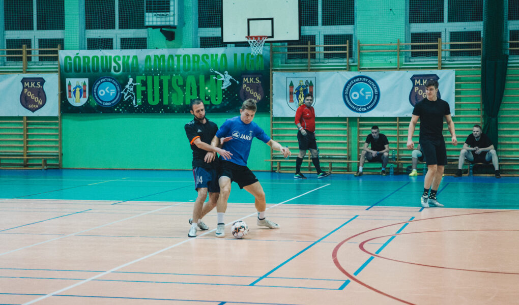 zawodnicy podczas gry