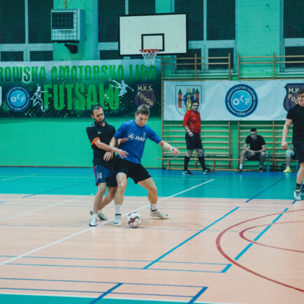 zawodnicy podczas gry