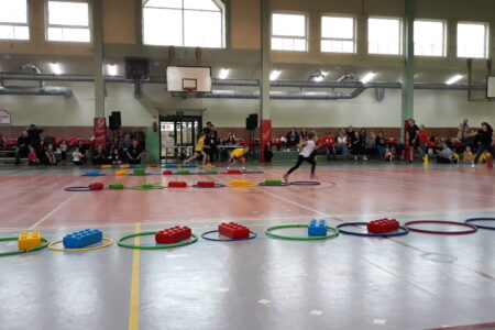 dzieci podczas konkurencji