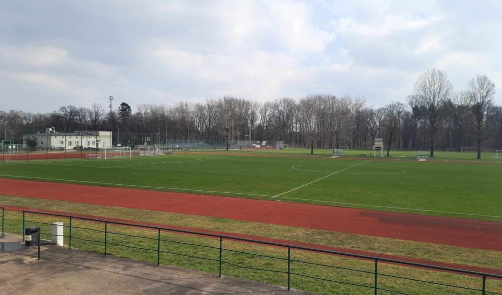 zdjęcie płyty boiska