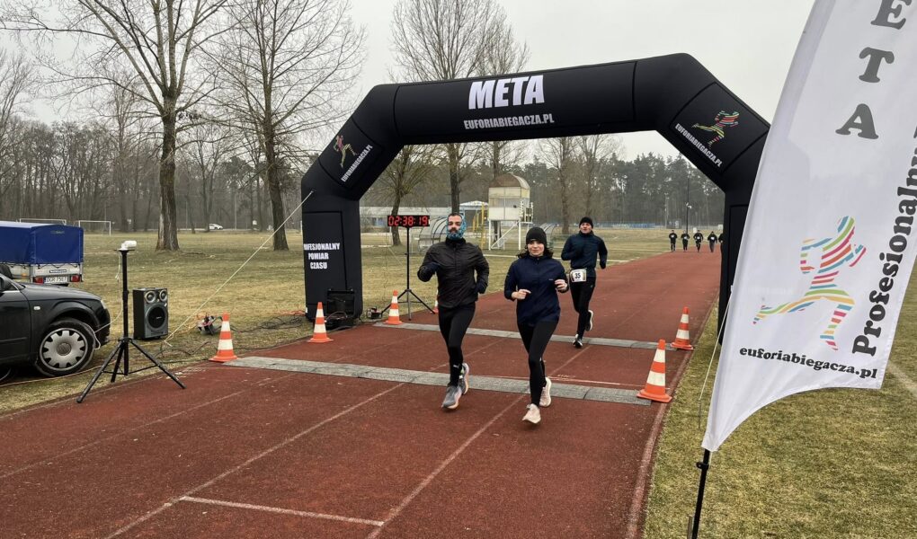 Uczestnicy podczas biegu Charytatywna 400-tka Góra 2026