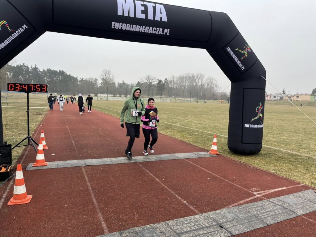 Uczestnicy podczas biegu Charytatywna 400-tka Góra 2026