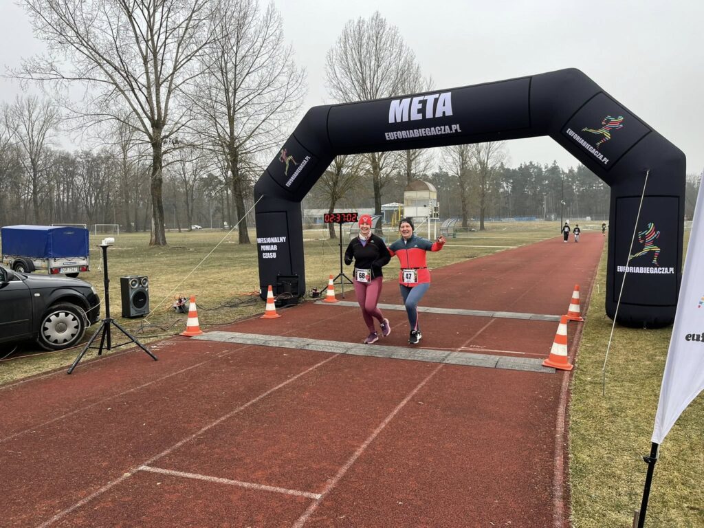 Uczestnicy podczas biegu Charytatywna 400-tka Góra 2026