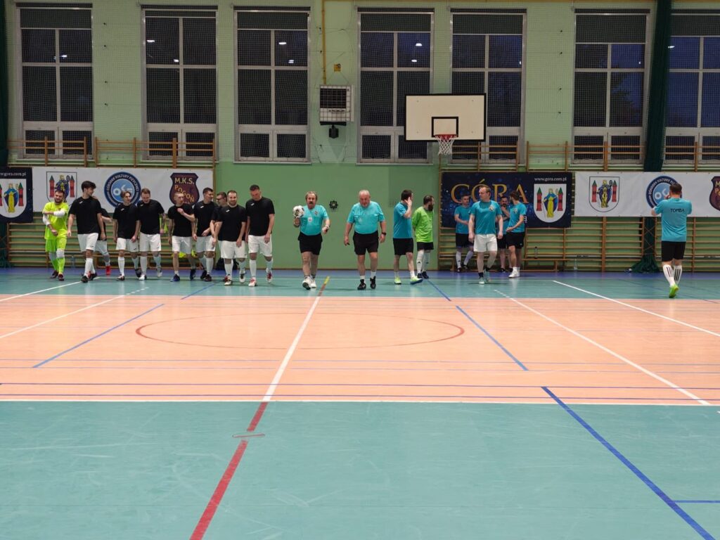 zawodnicy turnieju podczas gry