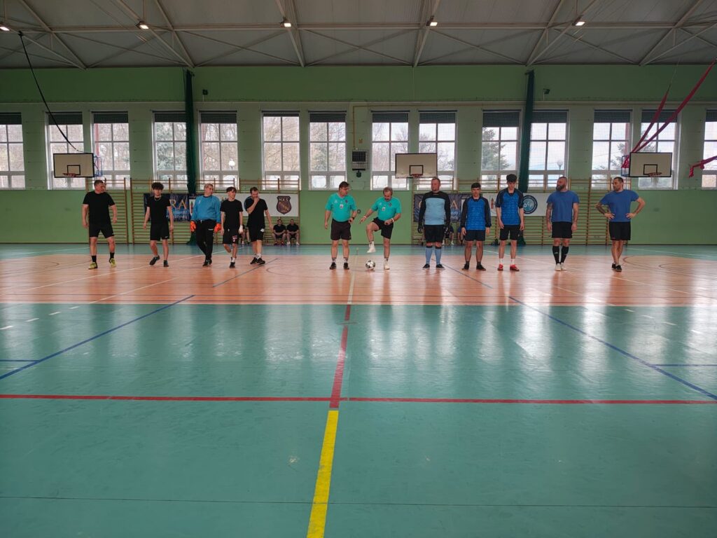 zawodnicy turnieju podczas gry