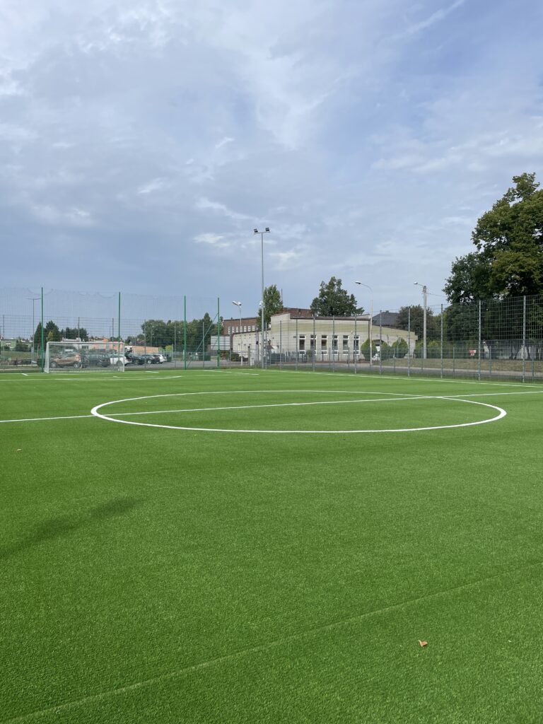 zdjęcie boiska orlik po modernizacji