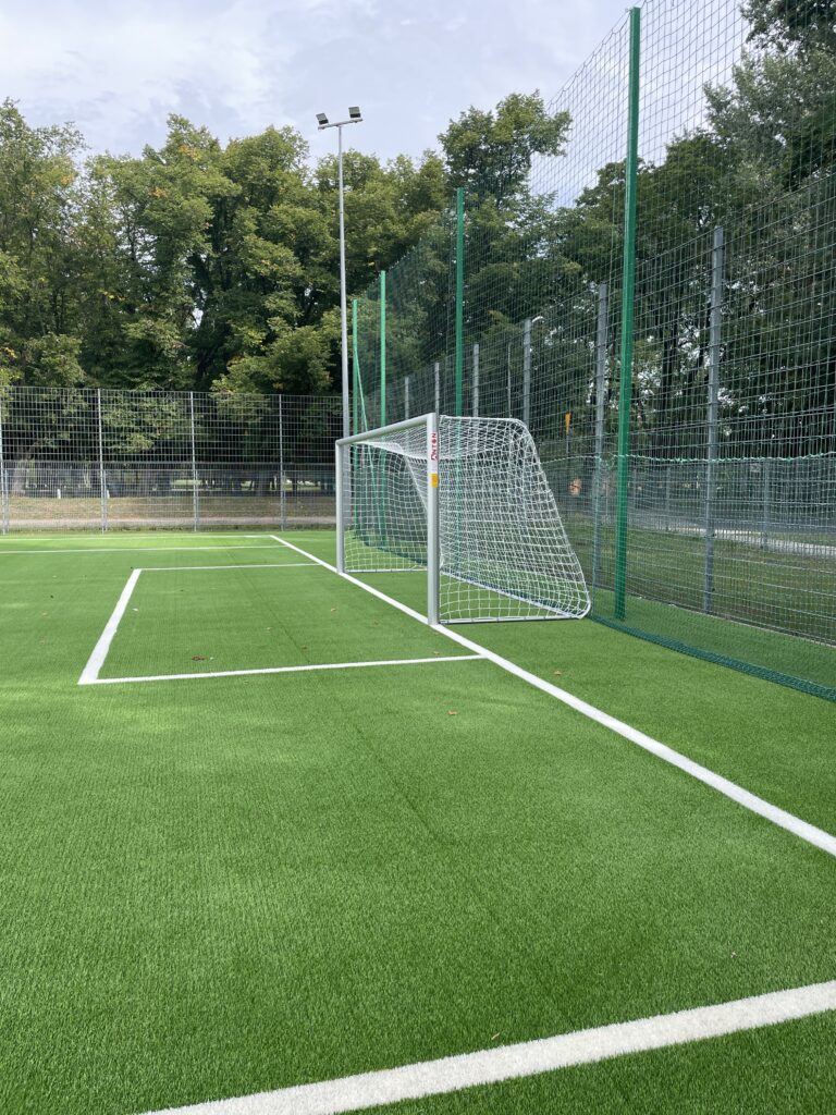 zdjęcie boiska orlik po modernizacji