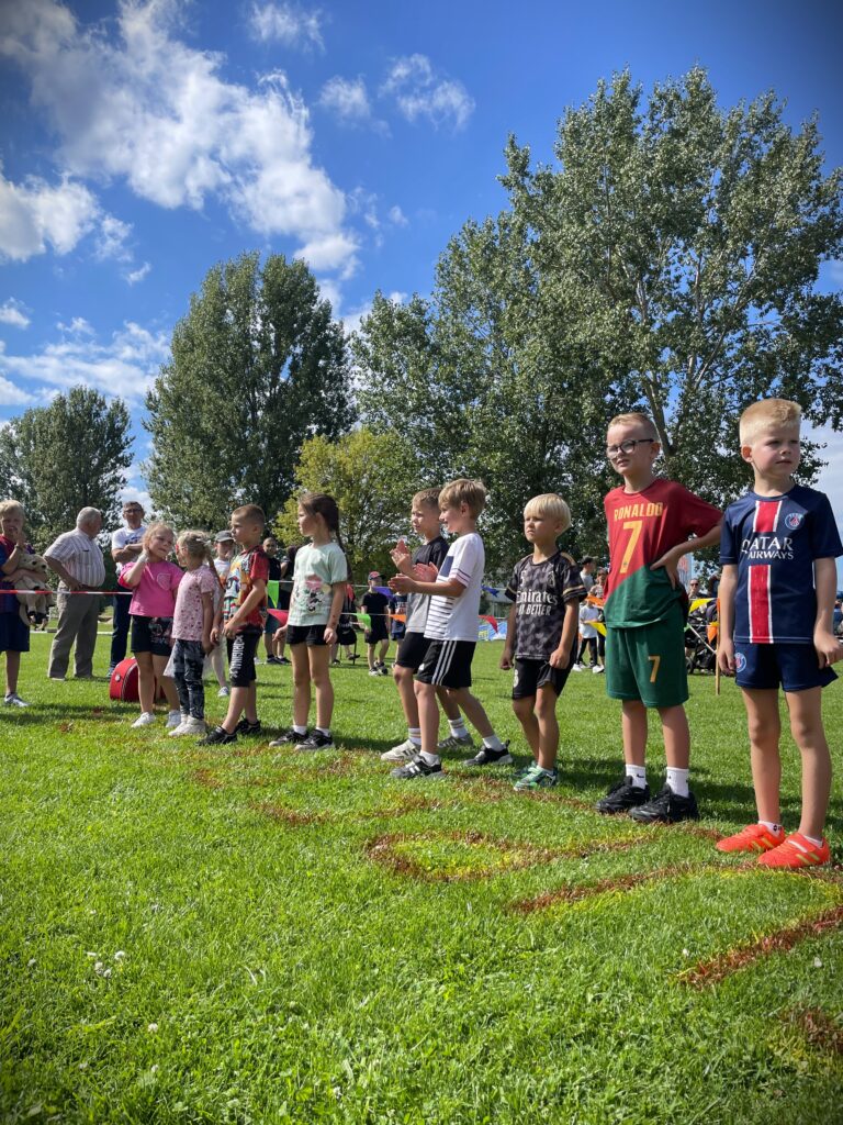 DZIECI PODCZAS BIEGU SUPERKIDS